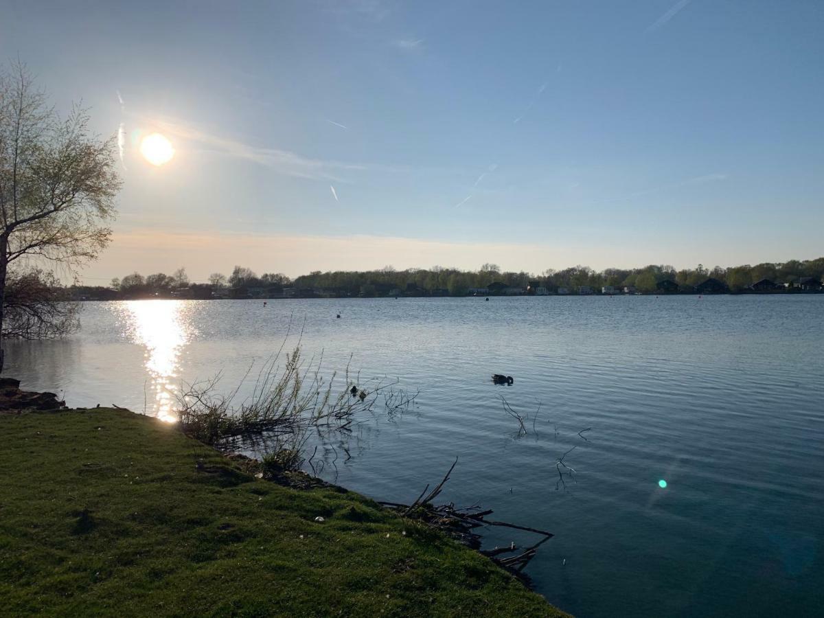 Relaxing Holiday Home With Hot Tub At Tattershall Lakes Luaran gambar