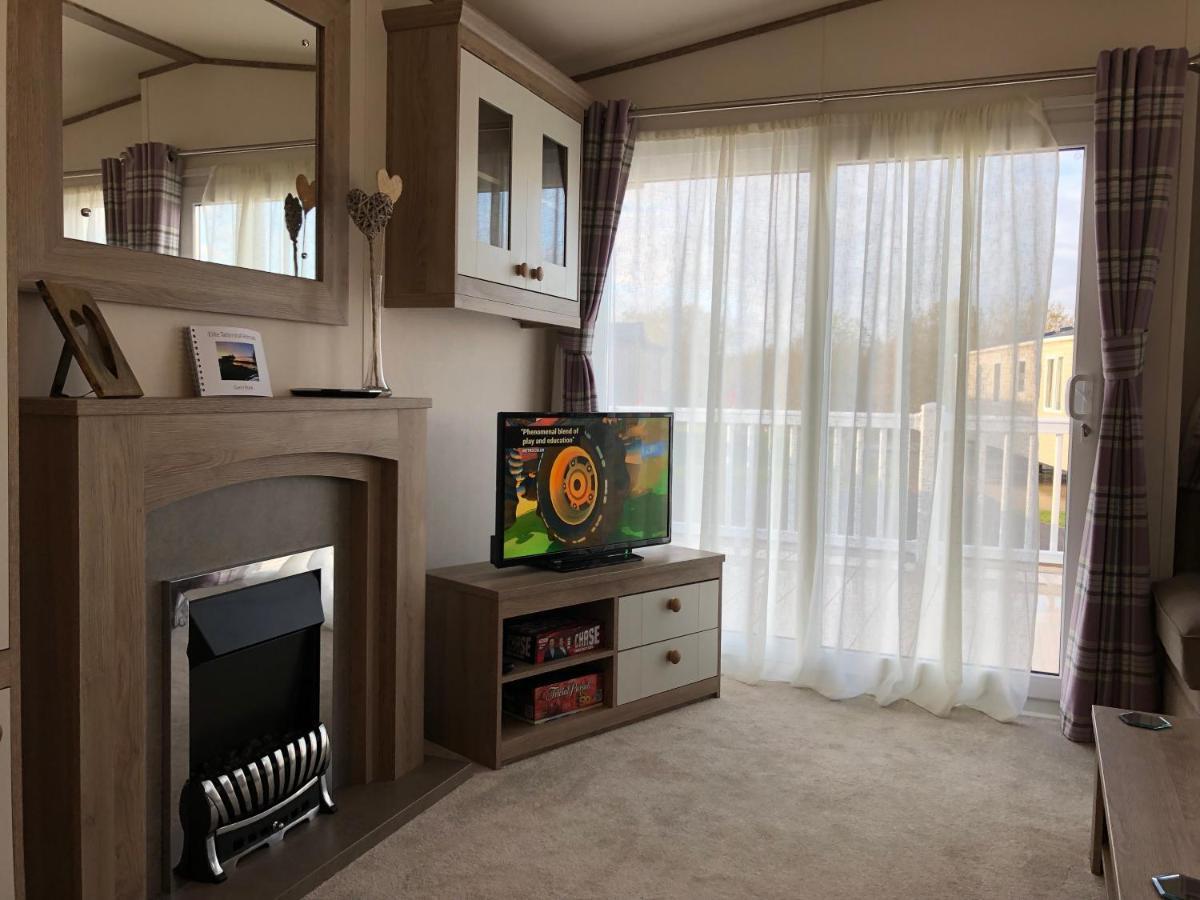 Relaxing Holiday Home With Hot Tub At Tattershall Lakes Luaran gambar