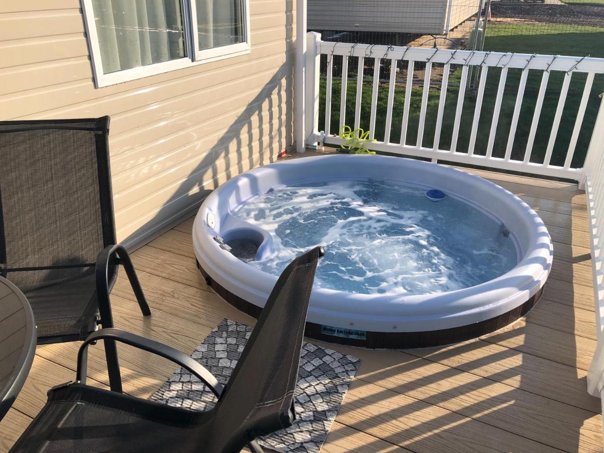 Relaxing Holiday Home With Hot Tub At Tattershall Lakes Luaran gambar